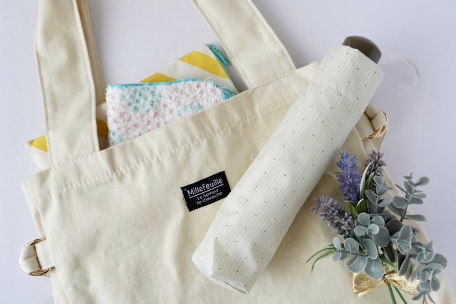 トートバッグと折り畳み傘