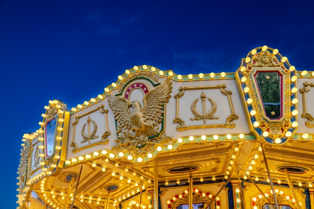 メリーゴーランドの屋根